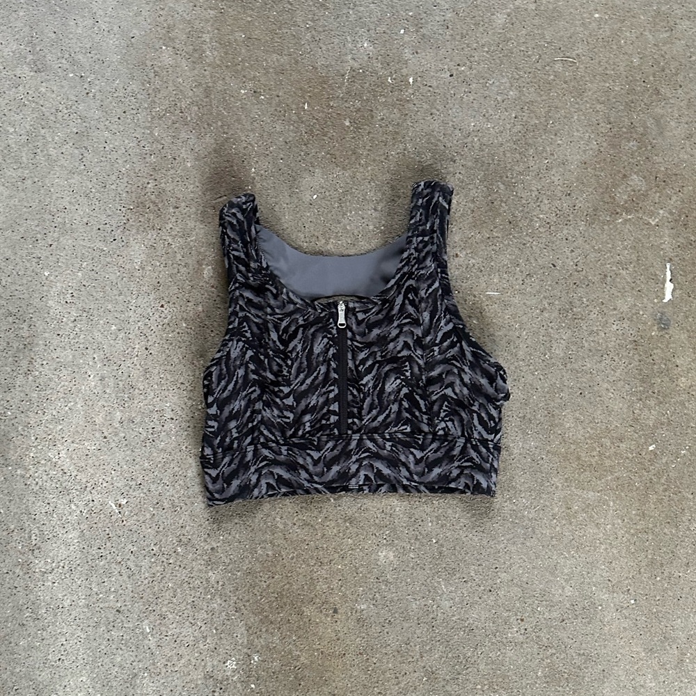 Varley Fay Bra in Dark Mono Zebra Size XS Activewear Athleisure Gym Sports Bra - Picture 9 of 9